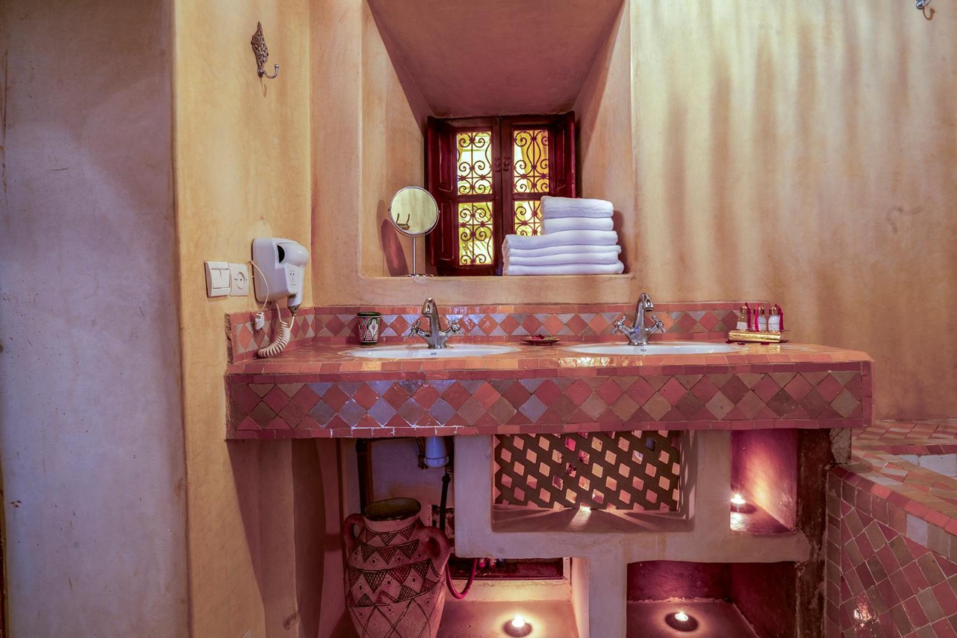 Deluxe Double Room Bath